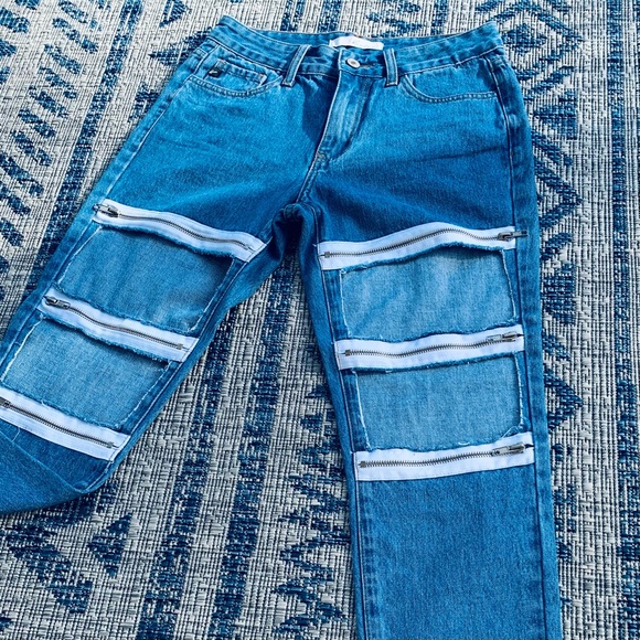 KanCan Estilo Cut Out Zipper Distressed Jeans Size 25 NWOT - Picture 3 of 11